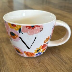 NWT Opalhouse Stoneware 16oz large floral initial / monogram mug Letter “V”